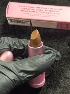 BNIB Hydrating Brown Lipstick - Jeffree Star Cream Finish